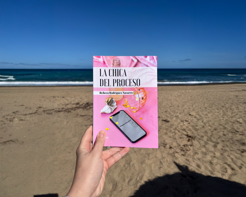 Rebeca Rodríguez Navarro publica su tercera novela y consolida su voz en la narrativa contemporánea
