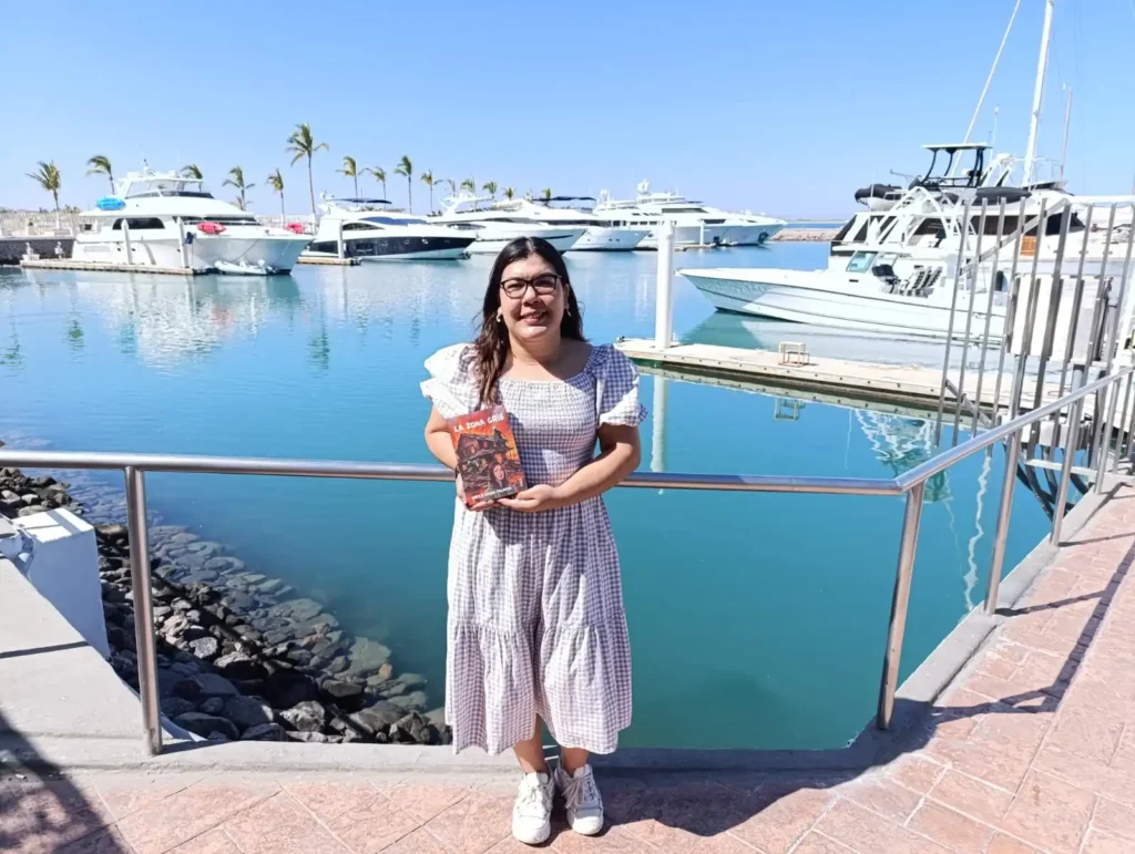 Greysi Guadalupe Osuna deslumbra con su primera novela futurista