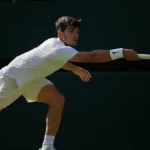 El golpe a lo Superman de Alcaraz en el partido contra Struff en Wimbledon