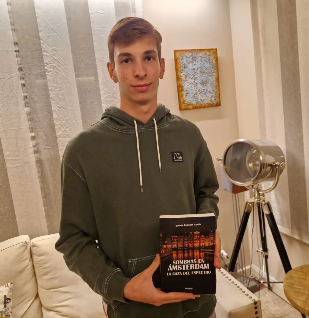 Ignacio Rabadán Capilla sorprende con “Sombras en Ámsterdam: La caza del Espectro”