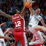 Al Madrid le basta en Zaragoza con ir a tirones para inaugurar su cuenta de victorias como visitante