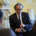 Un padre que perdió a su hija por la mala influencia de las redes sociales cree que prohibirlas no es la solución