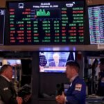 El barril de petróleo se dispara un 17%, por encima de 100 dólares, tras los recortes de producción de varios países del Golfo