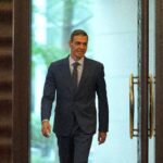 Pedro Sánchez defiende la regularización de inmigrantes en una carta a la ciudadanía