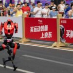 Los robots chinos pulverizan registros y arrasan a los humanos en el medio maratón de Pekín